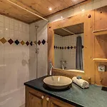 Apartment Vallet 1, Alpes Agency, Old Town, Sleeps 6 Chamonix