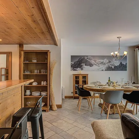 Vallet 1, Alpes Travel, Old Town, Sleeps 6 Apartament Chamonix