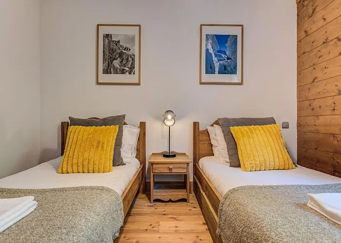 Vallet 1, Alpes Travel, Old Town, Sleeps 6 * Chamonix