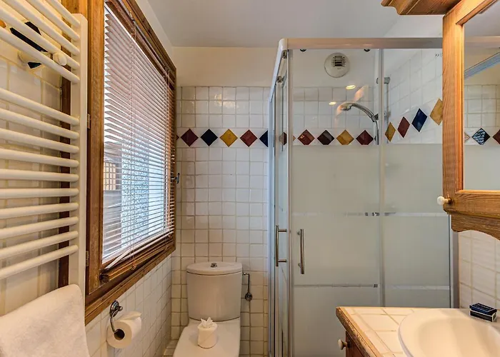 Vallet 1, Alpes Travel, Old Town, Sleeps 6 * Chamonix Mont Blanc